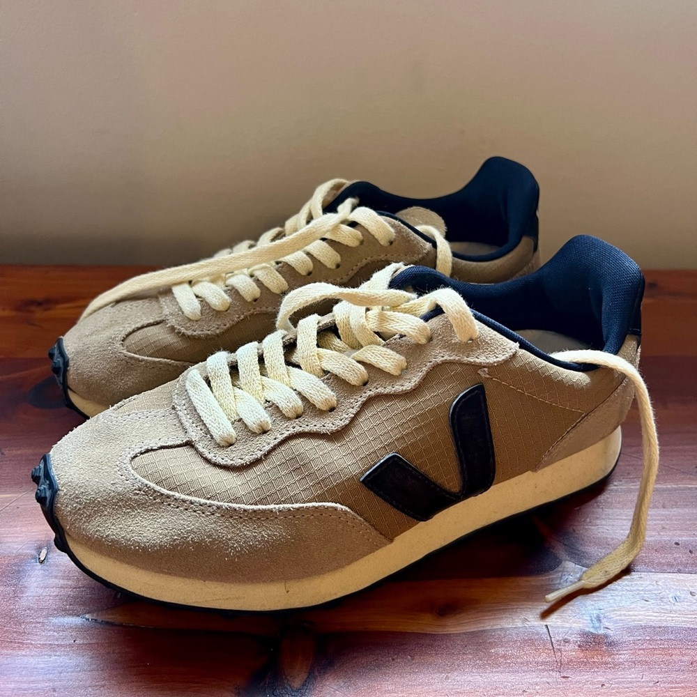 Veja Rio Branco Ripstop - Dune/Black- Women’s Size 7